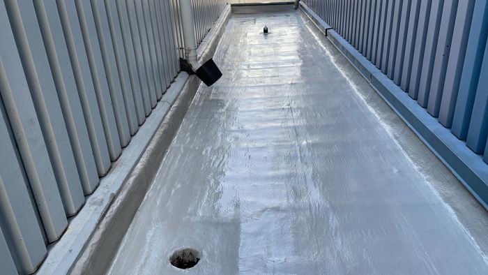 Dak met complexe vormen voorzien van afdichting