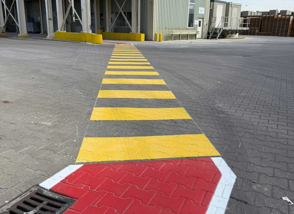 Veiligheidsmarkeringen op bedrijventerrein in regio Nijmegen