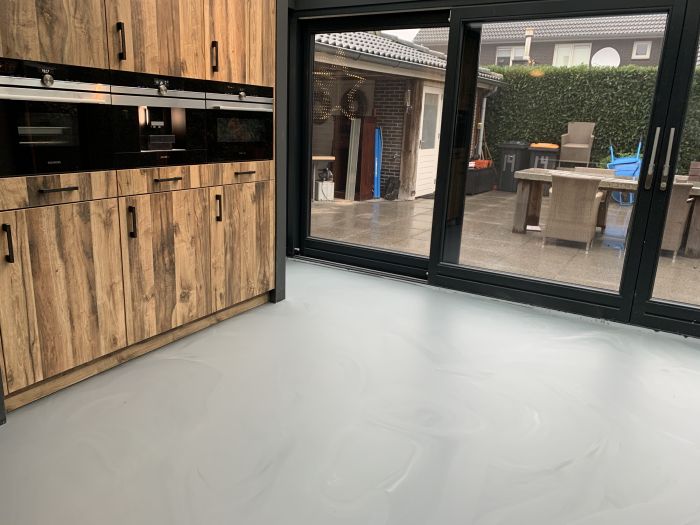 Moderne gietvloer keuken