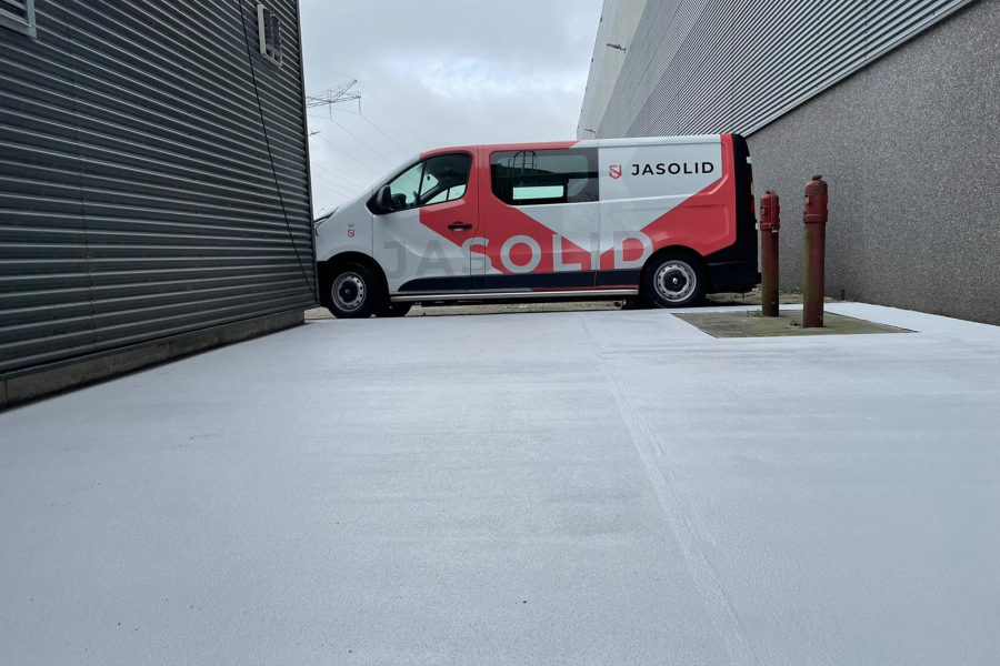 Antislip vloer aangebracht door expert van Jasolid