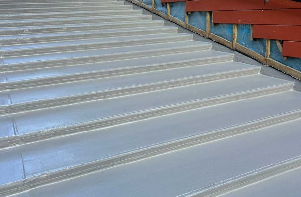 Afdichting en antislip op betontrap in parkeergarage Deventer