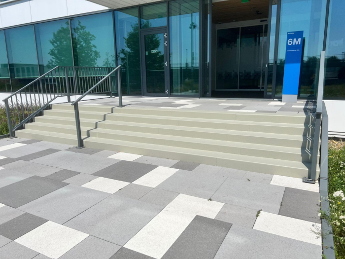 Renovatie betontrappen ASML