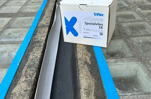 Specialistische afdichtingstechniek voor dakafvoergoot kantoorgebouw Leeuwarden