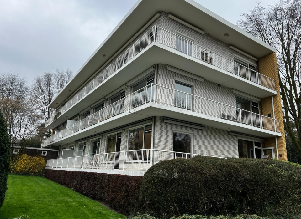 Renovatie balkonvloeren in Bussum met Triflex systemen