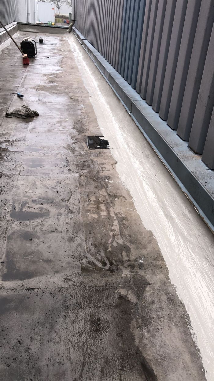 Dak met complexe vormen voorzien van duurzame afdichting